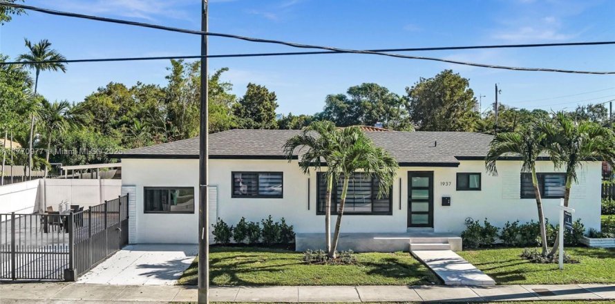 Дом в Майами, Флорида 3 спальни, 137.03м2 № 1957478