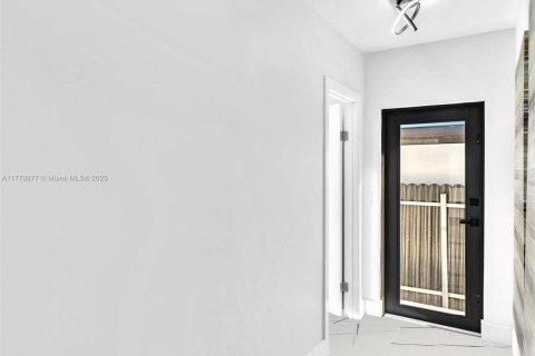 Купить виллу или дом в Майами, Флорида 3 спальни, 137.03м2, № 1957478 - фото 5