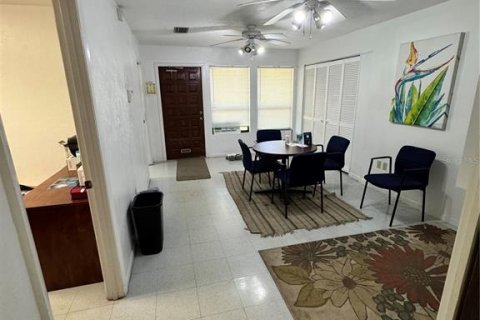 Commercial property in Gainesville, Florida 207.92 sq.m. № 1910437 - photo 2