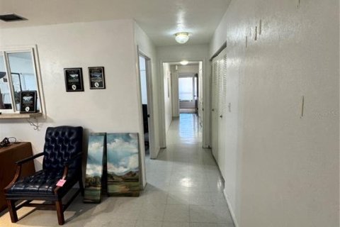 Commercial property in Gainesville, Florida 207.92 sq.m. № 1910437 - photo 4