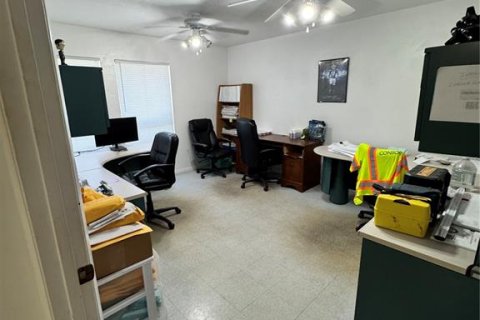 Commercial property in Gainesville, Florida 207.92 sq.m. № 1910437 - photo 18