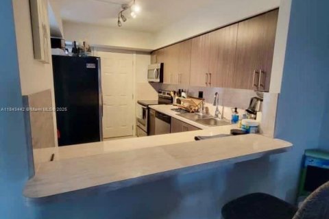 Купить кондоминиум в Майами, Флорида 2 спальни, 106.84м2, № 1842512 - фото 14