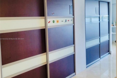 Купить кондоминиум в Майами, Флорида 2 спальни, 106.84м2, № 1842512 - фото 9