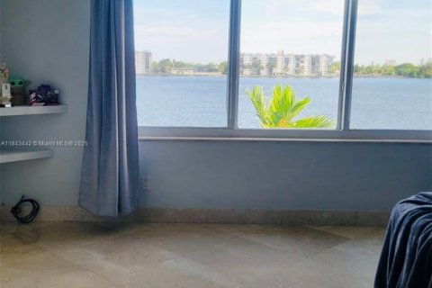 Купить кондоминиум в Майами, Флорида 2 спальни, 106.84м2, № 1842512 - фото 6