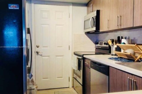 Купить кондоминиум в Майами, Флорида 2 спальни, 106.84м2, № 1842512 - фото 15
