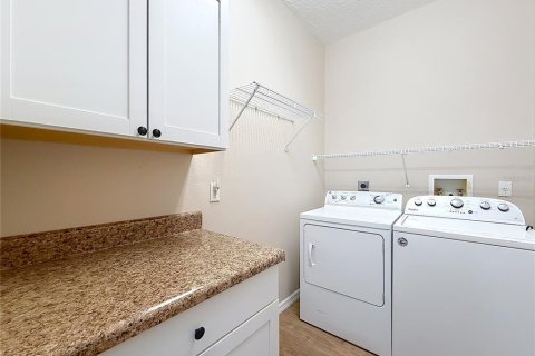 Купить виллу или дом в Леди-Лейк, Флорида 11 комнат, 191.66м2, № 2129573 - фото 28