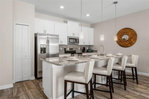 Townhouse in Davenport, Florida 4 bedrooms, 176.7 sq.m. № 1858331 - photo 10