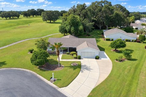 Villa ou maison à Summerfield, Floride 3 chambres, 183.02 m2 № 2413738