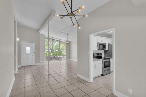 House in Lakeland, Florida 3 bedrooms, 190.17 sq.m. № 1842158 - photo 22