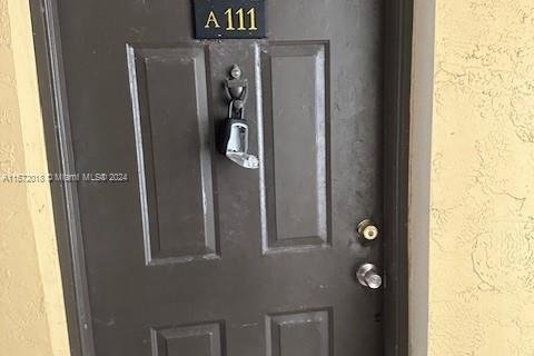 Condo à Pompano Beach, Floride, 1 chambre  № 1980709