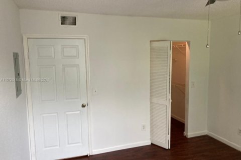 Copropriété à vendre à Pompano Beach, Floride: 1 chambre, 58.81 m2 № 1980709 - photo 14