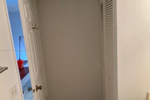 Copropriété à vendre à Pompano Beach, Floride: 1 chambre, 58.81 m2 № 1980709 - photo 19