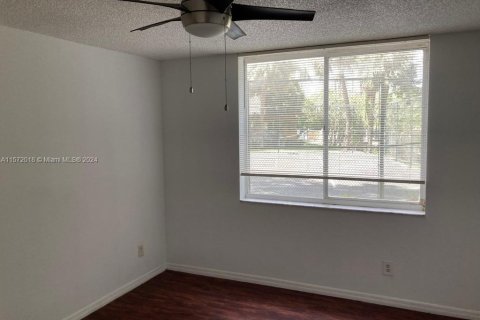 Copropriété à vendre à Pompano Beach, Floride: 1 chambre, 58.81 m2 № 1980709 - photo 12