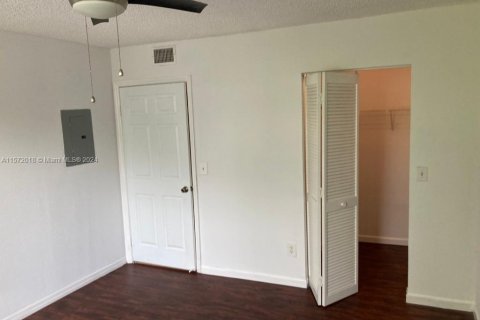 Copropriété à vendre à Pompano Beach, Floride: 1 chambre, 58.81 m2 № 1980709 - photo 16