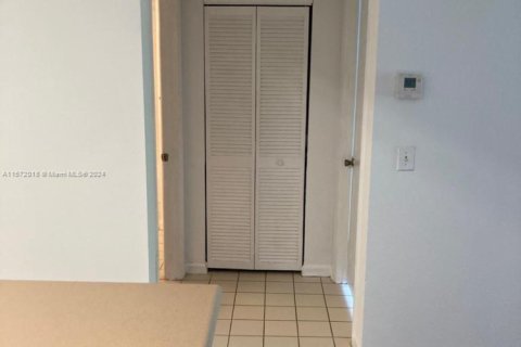 Copropriété à vendre à Pompano Beach, Floride: 1 chambre, 58.81 m2 № 1980709 - photo 9