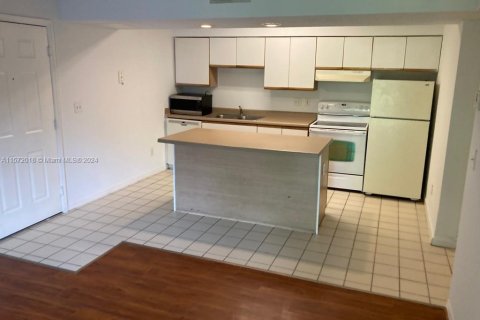 Copropriété à vendre à Pompano Beach, Floride: 1 chambre, 58.81 m2 № 1980709 - photo 4