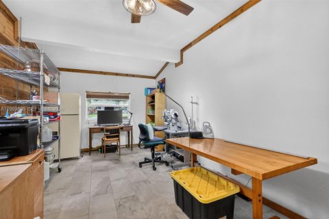 House in Hollywood, Florida 3 bedrooms, 147.53 sq.m. № 2063247 - photo 20