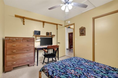 House in Hollywood, Florida 3 bedrooms, 147.53 sq.m. № 2063247 - photo 16