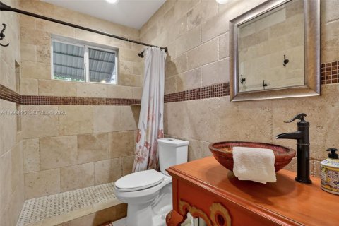 House in Hollywood, Florida 3 bedrooms, 147.53 sq.m. № 2063247 - photo 19