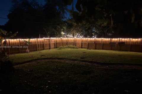 House in Hollywood, Florida 3 bedrooms, 147.53 sq.m. № 2063247 - photo 26