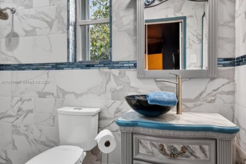 House in Hollywood, Florida 3 bedrooms, 147.53 sq.m. № 2063247 - photo 14