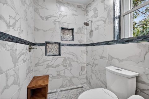 House in Hollywood, Florida 3 bedrooms, 147.53 sq.m. № 2063247 - photo 13