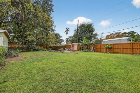 House in Hollywood, Florida 3 bedrooms, 147.53 sq.m. № 2063247 - photo 23