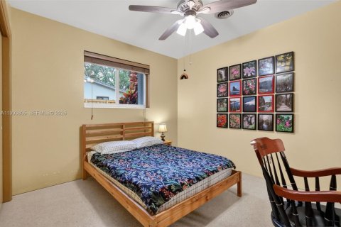 House in Hollywood, Florida 3 bedrooms, 147.53 sq.m. № 2063247 - photo 15