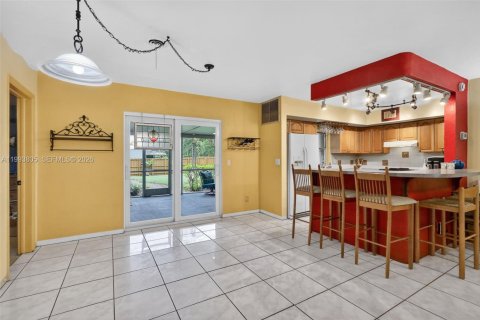 House in Hollywood, Florida 3 bedrooms, 147.53 sq.m. № 2063247 - photo 6