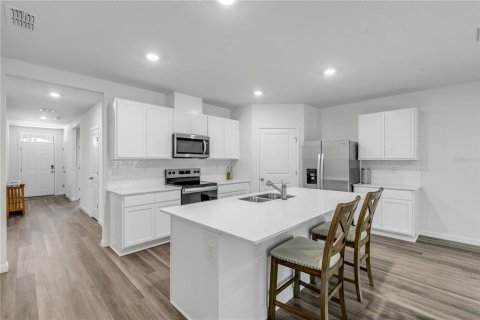 House in New Smyrna Beach, Florida 4 bedrooms, 169.83 sq.m. № 2237308 - photo 20