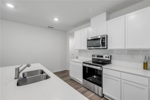 House in New Smyrna Beach, Florida 4 bedrooms, 169.83 sq.m. № 2237308 - photo 16