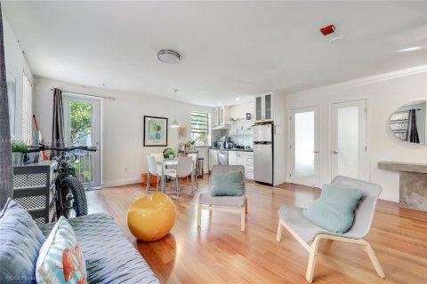 Copropriété à louer à Miami Beach, Floride: 1 chambre, 49.89 m2 № 1938310 - photo 2