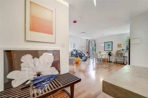 Condominio en alquiler en Miami Beach, Florida, 1 dormitorio, 49.89 m2 № 1938310 - foto 1