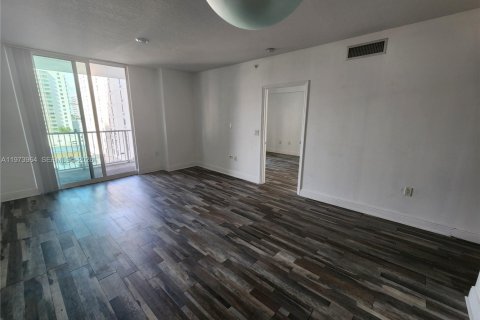Condo in Miami, Florida, 1 bedroom  № 2033611 - photo 10