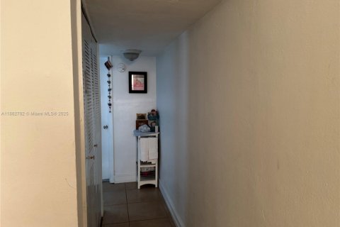 Copropriété à vendre à North Miami Beach, Floride: 1 chambre, 65.03 m2 № 1957438 - photo 17