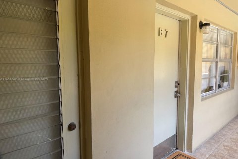 Copropriété à vendre à North Miami Beach, Floride: 1 chambre, 65.03 m2 № 1957438 - photo 2