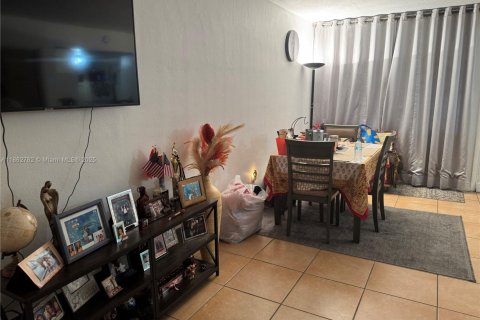 Copropriété à vendre à North Miami Beach, Floride: 1 chambre, 65.03 m2 № 1957438 - photo 5