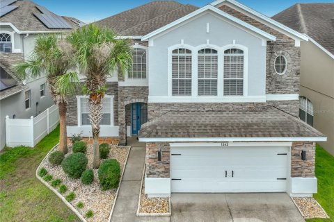 House in Orlando, Florida 4 bedrooms, 284 sq.m. № 2345476