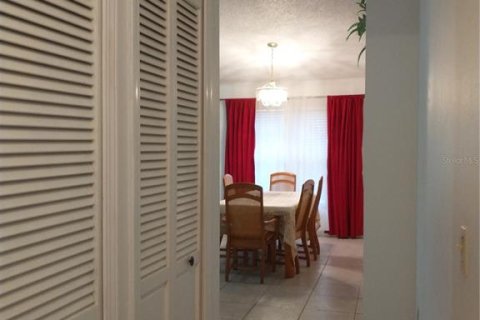 House in Orlando, Florida 3 bedrooms, 151.62 sq.m. № 1808152 - photo 11