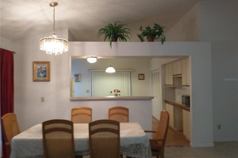 House in Orlando, Florida 3 bedrooms, 151.62 sq.m. № 1808152 - photo 5