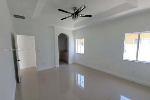 House in Miami, Florida 3 bedrooms, 139.54 sq.m. № 1766411 - photo 15