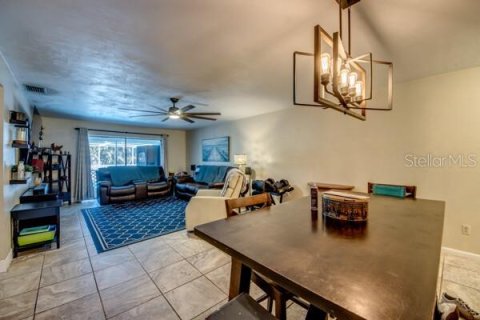 Commercial property in Cape Coral, Florida 4 bedrooms, 207.73 sq.m. № 2209787 - photo 17