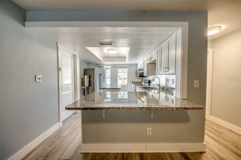 Commercial property in Cape Coral, Florida 4 bedrooms, 207.73 sq.m. № 2209787 - photo 7