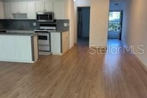 Condo in Saint Petersburg, Florida, 1 bedroom  № 1654109 - photo 9