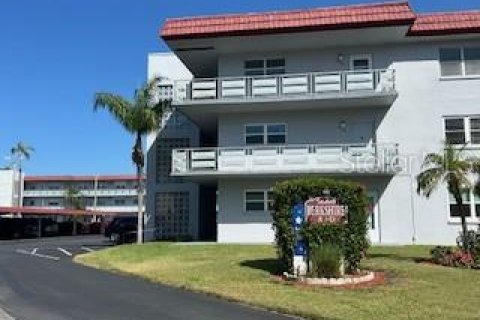 Condo in Saint Petersburg, Florida, 1 bedroom  № 1654109 - photo 2