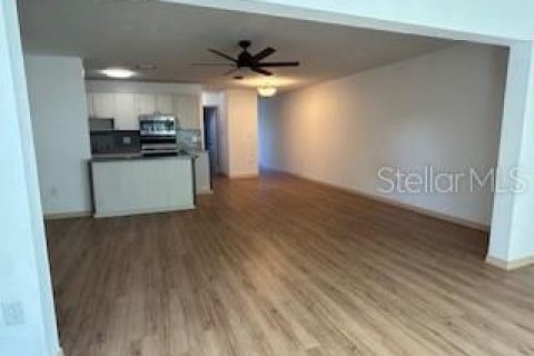 Condo in Saint Petersburg, Florida, 1 bedroom  № 1654109 - photo 11