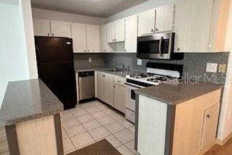 Condo in Saint Petersburg, Florida, 1 bedroom  № 1654109 - photo 6