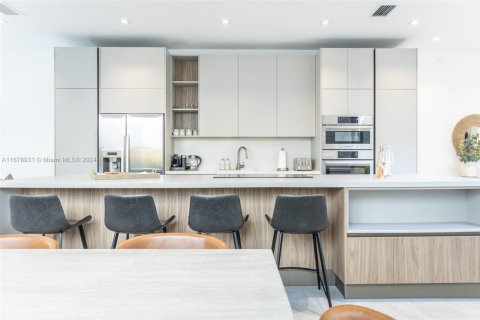 Adosado en alquiler en Miami, Florida, 4 dormitorios, 256.13 m2 № 2060052 - foto 11