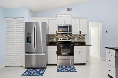 Villa ou maison à vendre à Orlando, Floride: 4 chambres, 185.8 m2 № 2147900 - photo 6