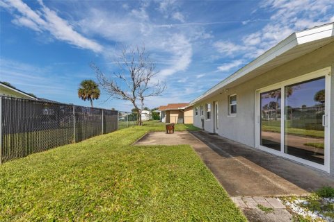 Villa ou maison à vendre à South Daytona, Floride: 3 chambres, 141.21 m2 № 1905079 - photo 25